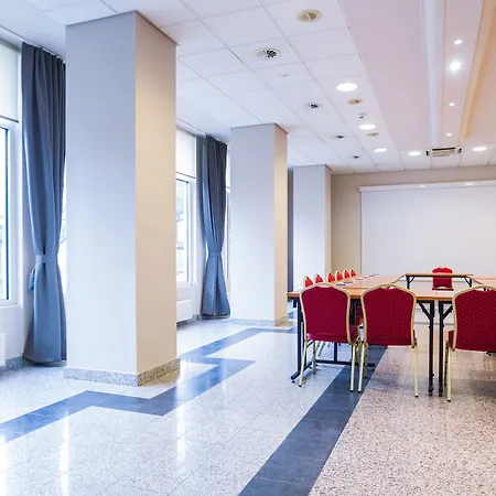 Belwederski 3* 바르샤바