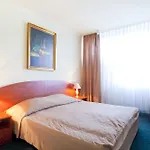 Belwederski 3*