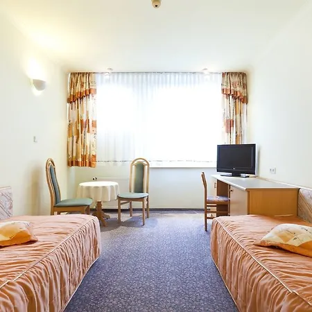 Hotell Belwederski 3*