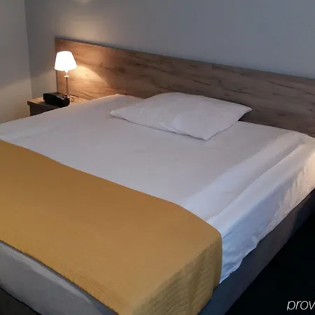 Belwederski 3*