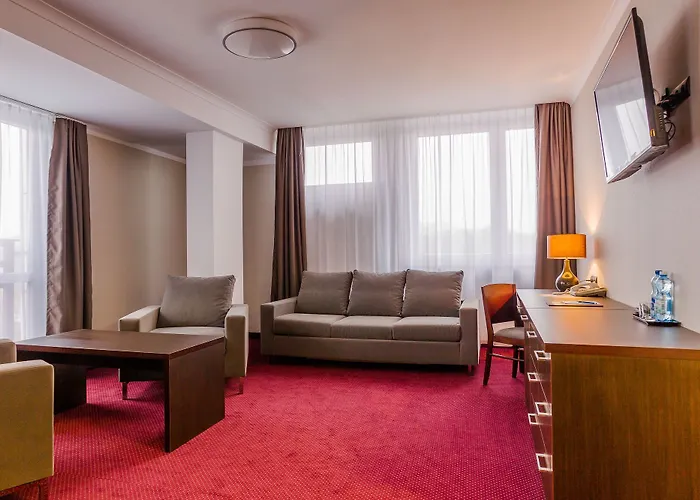 Belwederski 3* Warsaw