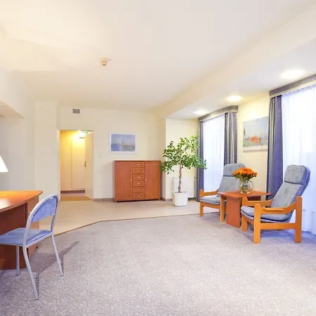 Belwederski 3* Warszawa